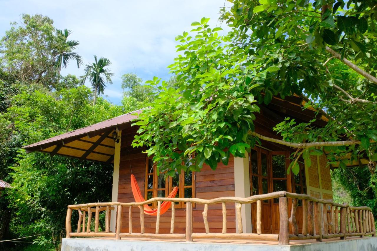 Monkey Mansion - Jungalows & Tours Khao Sok National Park Exterior foto